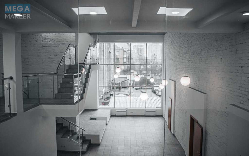 Оренда комерційної нерухомості, 225&nbsp;кв.м, под офис, <a class="location-link" href="/kiev/" title="Недвижимость Київ">Київ</a>, <a class="location-link" href="/kiev/dneprovskij/" title="Недвижимость Дніпровський район">Дніпровський р-н</a>, Евгения Сверстюка ул., 11б (изображение 2)