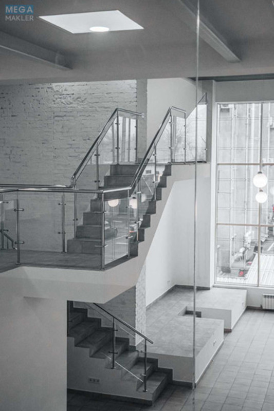 Оренда комерційної нерухомості, 225&nbsp;кв.м, под офис, <a class="location-link" href="/kiev/" title="Недвижимость Київ">Київ</a>, <a class="location-link" href="/kiev/dneprovskij/" title="Недвижимость Дніпровський район">Дніпровський р-н</a>, Евгения Сверстюка ул., 11б (изображение 4)