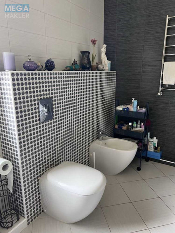 Продаж дома, 2&nbsp;поверху, 383&nbsp;кв.м, 5&nbsp;кімнат, ділянка 16&nbsp;соток, <a class="location-link" href="/podgorcy-selo/" title="Недвижимость Підгірці">Підгірці</a>, Київська (изображение 8)