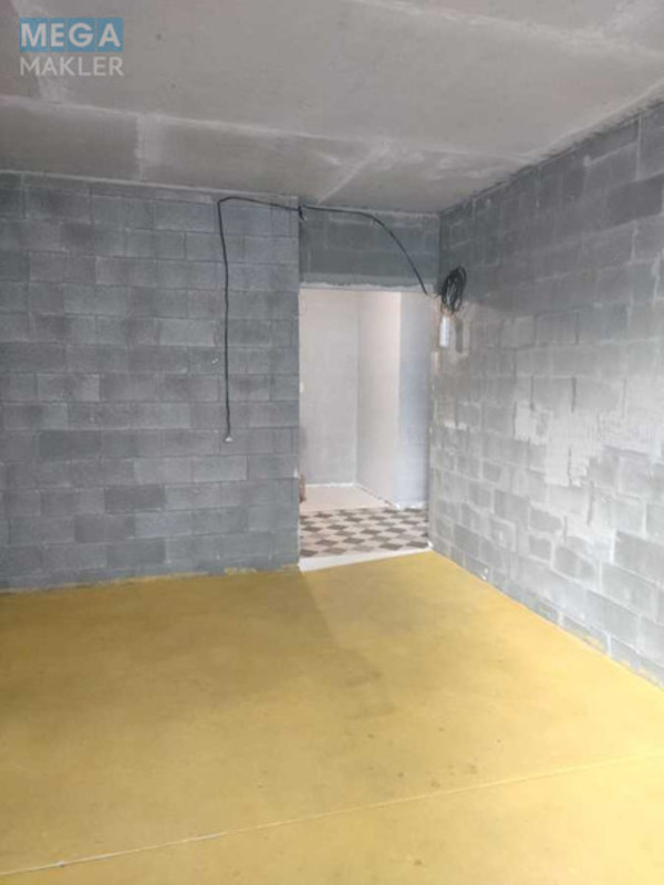 Оренда 3 кімнатної квартири, <a class="location-link" href="/kiev/" title="Недвижимость Київ">Київ</a>, <a class="location-link" href="/kiev/shevchenkovskij/" title="Недвижимость Шевченківський район">Шевченківський р-н</a>, Салютная ул., 2 (изображение 4)