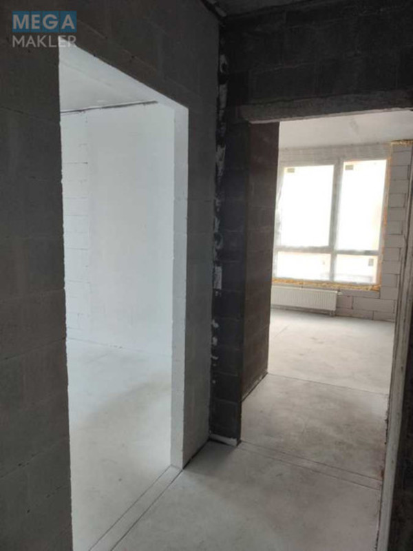 Оренда 3 кімнатної квартири, <a class="location-link" href="/kiev/" title="Недвижимость Київ">Київ</a>, <a class="location-link" href="/kiev/shevchenkovskij/" title="Недвижимость Шевченківський район">Шевченківський р-н</a>, Салютная ул., 2 (изображение 8)