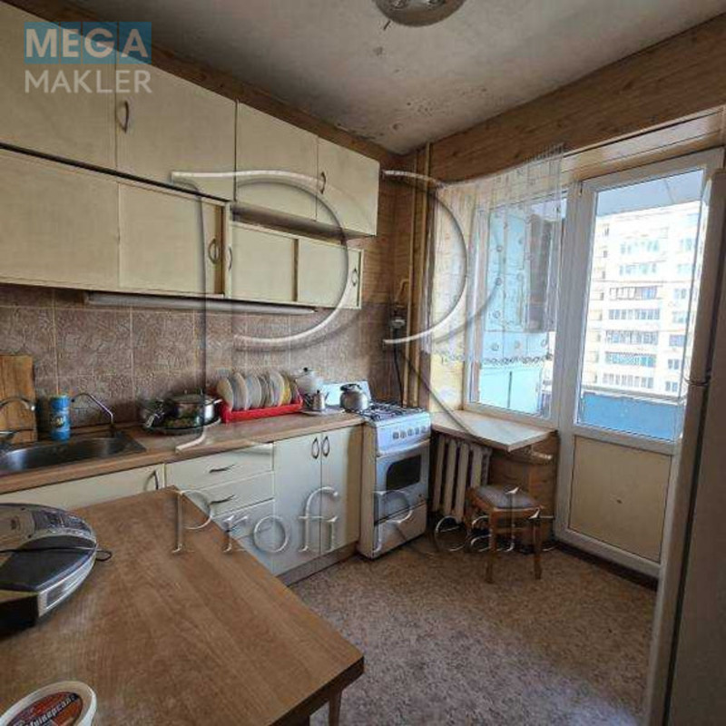 Продаж 3 кімнатної квартири (81/50/7), 8 пов. 9 пов. будинку, <a class="location-link" href="/kiev/" title="Недвижимость Київ">Київ</a>, <a class="location-link" href="/kiev/solomenskij/" title="Недвижимость Солом'янський район">Солом'янський р-н</a>, Липківського Василя Митрополита вулиця, 37 (изображение 4)