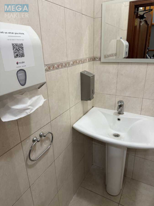 Оренда комерційної нерухомості, 197&nbsp;кв.м, под офис, <a class="location-link" href="/kiev/" title="Недвижимость Київ">Київ</a>, <a class="location-link" href="/kiev/shevchenkovskij/" title="Недвижимость Шевченківський район">Шевченківський р-н</a>, Трехсвятительская ул., 13 (изображение 10)