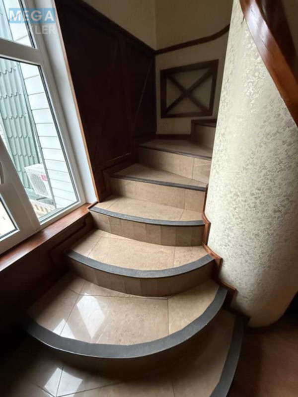 Оренда комерційної нерухомості, 197&nbsp;кв.м, под офис, <a class="location-link" href="/kiev/" title="Недвижимость Київ">Київ</a>, <a class="location-link" href="/kiev/shevchenkovskij/" title="Недвижимость Шевченківський район">Шевченківський р-н</a>, Трехсвятительская ул., 13 (изображение 13)