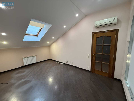 Оренда комерційної нерухомості, 197&nbsp;кв.м, под офис, <a class="location-link" href="/kiev/" title="Недвижимость Київ">Київ</a>, <a class="location-link" href="/kiev/shevchenkovskij/" title="Недвижимость Шевченківський район">Шевченківський р-н</a>, Трехсвятительская ул., 13 (изображение 23)