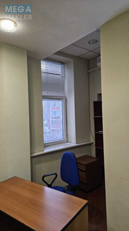 Оренда комерційної нерухомості, 15&nbsp;кв.м, под офис, <a class="location-link" href="/kiev/" title="Недвижимость Київ">Київ</a>, <a class="location-link" href="/kiev/darnickij/" title="Недвижимость Дарницький район">Дарницький р-н</a>, Михайла Гришка вул., 4 (изображение 3)