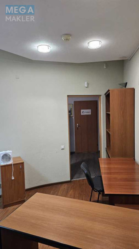 Оренда комерційної нерухомості, 15&nbsp;кв.м, под офис, <a class="location-link" href="/kiev/" title="Недвижимость Київ">Київ</a>, <a class="location-link" href="/kiev/darnickij/" title="Недвижимость Дарницький район">Дарницький р-н</a>, Михайла Гришка вул., 4 (изображение 4)
