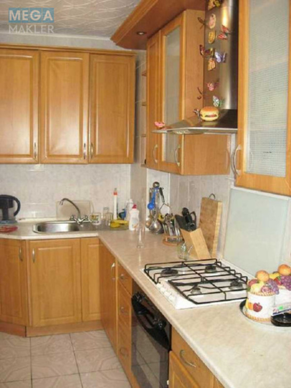 Оренда 3 кімнатної квартири, <a class="location-link" href="/kiev/" title="Недвижимость Київ">Київ</a>, <a class="location-link" href="/kiev/obolonskij/" title="Недвижимость Оболонський район">Оболонський р-н</a>, Казанская ул., 18 (изображение 2)