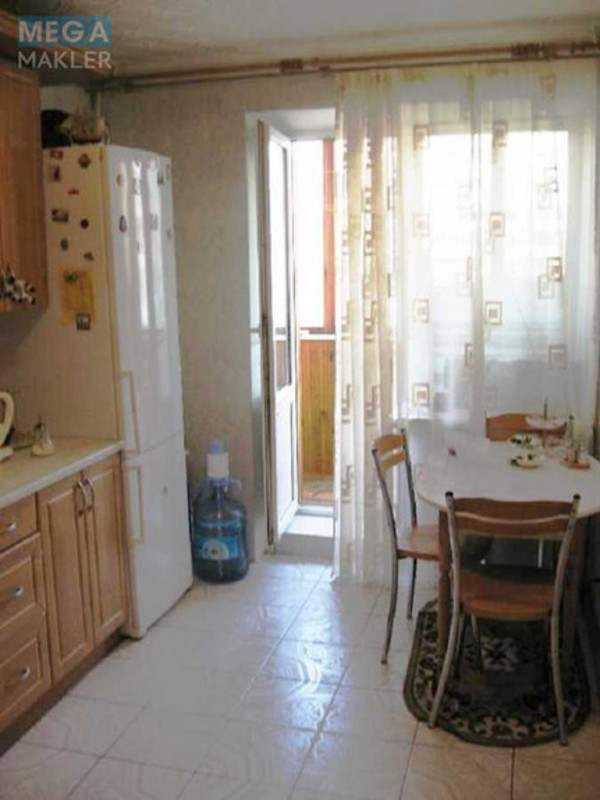 Оренда 3 кімнатної квартири, <a class="location-link" href="/kiev/" title="Недвижимость Київ">Київ</a>, <a class="location-link" href="/kiev/obolonskij/" title="Недвижимость Оболонський район">Оболонський р-н</a>, Казанская ул., 18 (изображение 4)