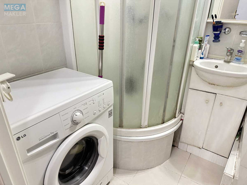 Продаж 3 кімнатної квартири (59/40/8), 9 пов. 9 пов. будинку, <a class="location-link" href="/kiev/" title="Недвижимость Київ">Київ</a>, <a class="location-link" href="/kiev/solomenskij/" title="Недвижимость Солом'янський район">Солом'янський р-н</a>, Борщаговская ул., 4 (изображение 15)