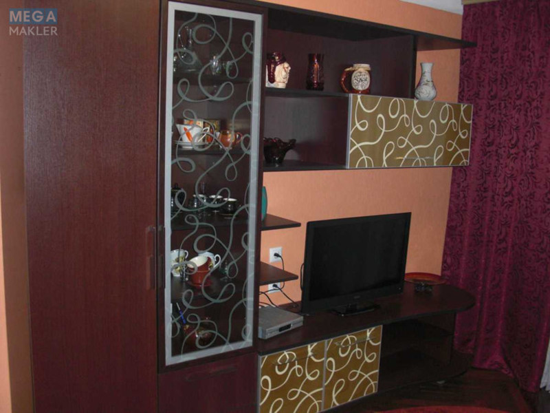 Оренда 1 кімнатної квартири, <a class="location-link" href="/kiev/" title="Недвижимость Київ">Київ</a>, <a class="location-link" href="/kiev/pecherskij/" title="Недвижимость Печерський район">Печерський р-н</a>, Леси Украинки бульв. (изображение 3)