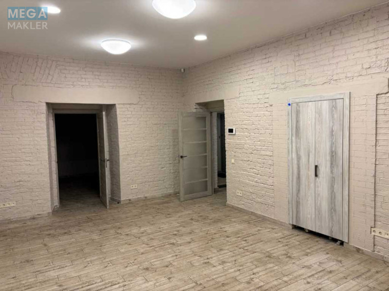 Оренда комерційної нерухомості, 56&nbsp;кв.м, под офис, <a class="location-link" href="/kiev/" title="Недвижимость Київ">Київ</a>, <a class="location-link" href="/kiev/pecherskij/" title="Недвижимость Печерський район">Печерський р-н</a>, Лютеранская ул., 16 (изображение 6)