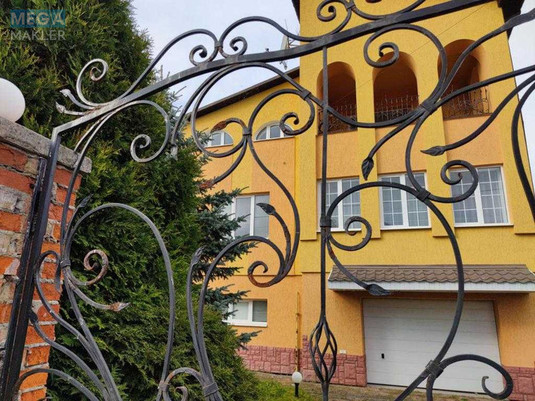 Продаж дома, 3&nbsp;поверху, 536&nbsp;кв.м, 5&nbsp;кімнат, ділянка 22&nbsp;сотки, <a class="location-link" href="/ranevichi/" title="Недвижимость Раневичі">Раневичі</a>, Садова, 1 (изображение 2)