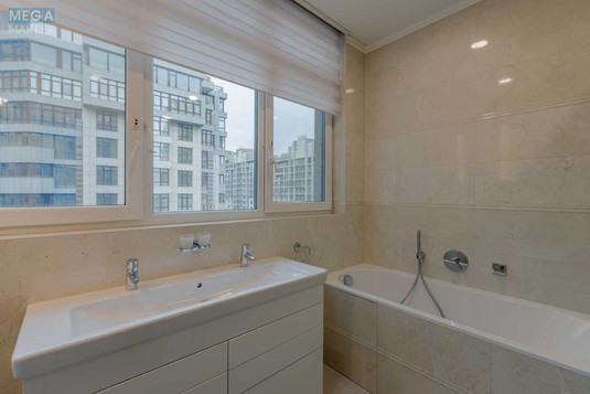 Продаж 4 кімнатної квартири (146/?/?), 16 пов. 22 пов. будинку, <a class="location-link" href="/kiev/" title="Недвижимость Київ">Київ</a>, <a class="location-link" href="/kiev/pecherskij/" title="Недвижимость Печерський район">Печерський р-н</a>, Андрія Верхогляда вул., 16 (изображение 15)