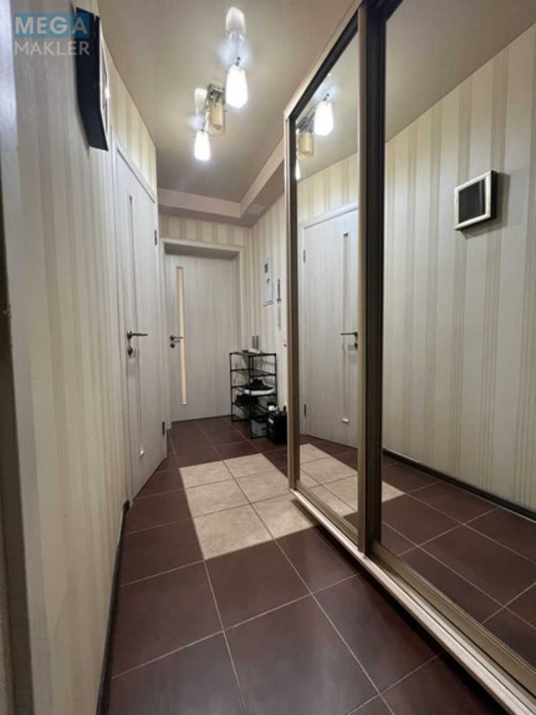 Продаж 2 кімнатної квартири (45/29/7), 5 пов. 5 пов. будинку, <a class="location-link" href="/kiev/" title="Недвижимость Київ">Київ</a>, <a class="location-link" href="/kiev/svyatoshinskij/" title="Недвижимость Святошинський район">Святошинський р-н</a>, Зодчих вул. (изображение 5)