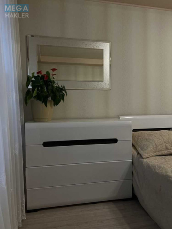 Продаж 2 кімнатної квартири (45/29/7), 5 пов. 5 пов. будинку, <a class="location-link" href="/kiev/" title="Недвижимость Київ">Київ</a>, <a class="location-link" href="/kiev/svyatoshinskij/" title="Недвижимость Святошинський район">Святошинський р-н</a>, Зодчих вул. (изображение 8)