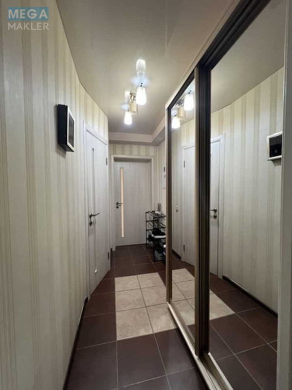 Продаж 2 кімнатної квартири (45/29/7), 5 пов. 5 пов. будинку, <a class="location-link" href="/kiev/" title="Недвижимость Київ">Київ</a>, <a class="location-link" href="/kiev/svyatoshinskij/" title="Недвижимость Святошинський район">Святошинський р-н</a>, Зодчих вул. (изображение 16)