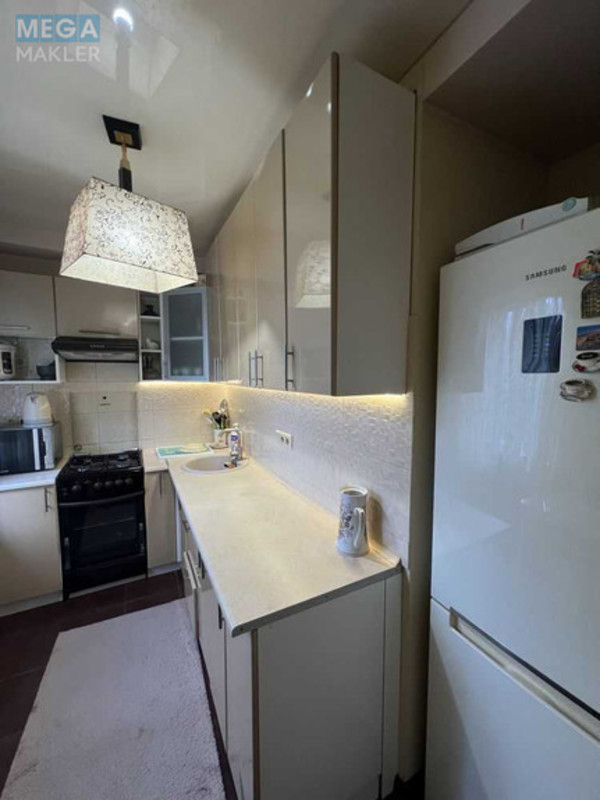 Продаж 2 кімнатної квартири (45/29/7), 5 пов. 5 пов. будинку, <a class="location-link" href="/kiev/" title="Недвижимость Київ">Київ</a>, <a class="location-link" href="/kiev/svyatoshinskij/" title="Недвижимость Святошинський район">Святошинський р-н</a>, Зодчих вул. (изображение 18)