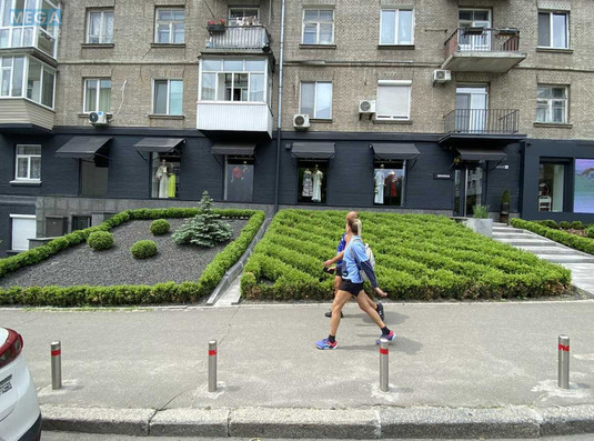 Продаж комерційної нерухомості, 110&nbsp;кв.м, под магазин, <a class="location-link" href="/kiev/" title="Недвижимость Київ">Київ</a>, <a class="location-link" href="/kiev/pecherskij/" title="Недвижимость Печерський район">Печерський р-н</a>, Кловський узвіз, 6 (изображение 3)