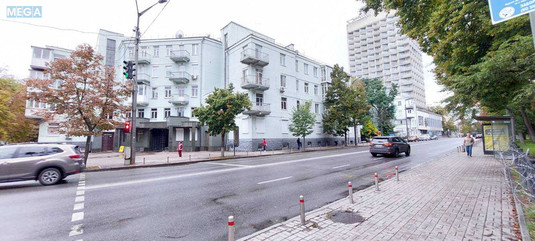 Продаж комерційної нерухомості, 35&nbsp;кв.м, под офис, <a class="location-link" href="/kiev/" title="Недвижимость Київ">Київ</a>, <a class="location-link" href="/kiev/pecherskij/" title="Недвижимость Печерський район">Печерський р-н</a>, Михаила Грушевского ул., 28/2 (изображение 2)