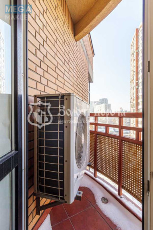 Продаж 4 кімнатної квартири (210/83/47,5), 11 пов. 17 пов. будинку, <a class="location-link" href="/kiev/" title="Недвижимость Київ">Київ</a>, <a class="location-link" href="/kiev/pecherskij/" title="Недвижимость Печерський район">Печерський р-н</a>, Старонаводницька вул., 13 (изображение 17)