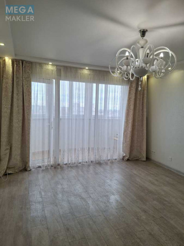 Продаж 3 кімнатної квартири (71/43/8), 9 пов. 12 пов. будинку, <a class="location-link" href="/odessa/" title="Недвижимость Одеса">Одеса</a>, <a class="location-link" href="/odessa/suvorovskij/" title="Недвижимость Суворовський район">Суворовський р-н</a>, Князя Володимира Великого, 70 (изображение 2)