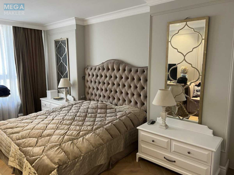 Продаж 3 кімнатної квартири (102/58/14), 15 пов. 20 пов. будинку, <a class="location-link" href="/kiev/" title="Недвижимость Київ">Київ</a>, <a class="location-link" href="/kiev/goloseevskij/" title="Недвижимость Голосіївський район">Голосіївський р-н</a>, Маршала Конева ул., 10/1 (изображение 9)