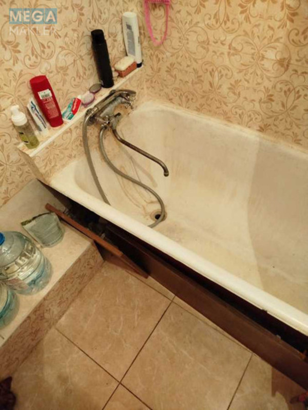 Оренда кімнати (підселення), <a class="location-link" href="/kiev/" title="Недвижимость Київ">Київ</a>, <a class="location-link" href="/kiev/dneprovskij/" title="Недвижимость Дніпровський район">Дніпровський р-н</a>, Дарницкий бульв., 11 (изображение 2)