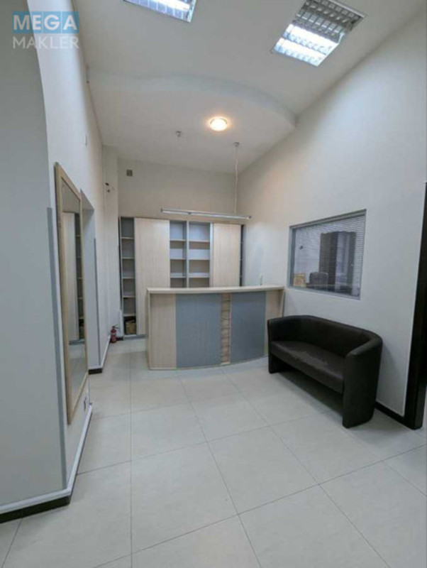 Оренда комерційної нерухомості, 98&nbsp;кв.м, под офис, <a class="location-link" href="/kiev/" title="Недвижимость Київ">Київ</a>, <a class="location-link" href="/kiev/pecherskij/" title="Недвижимость Печерський район">Печерський р-н</a>, Шота Руставелі вул., 1 (изображение 2)