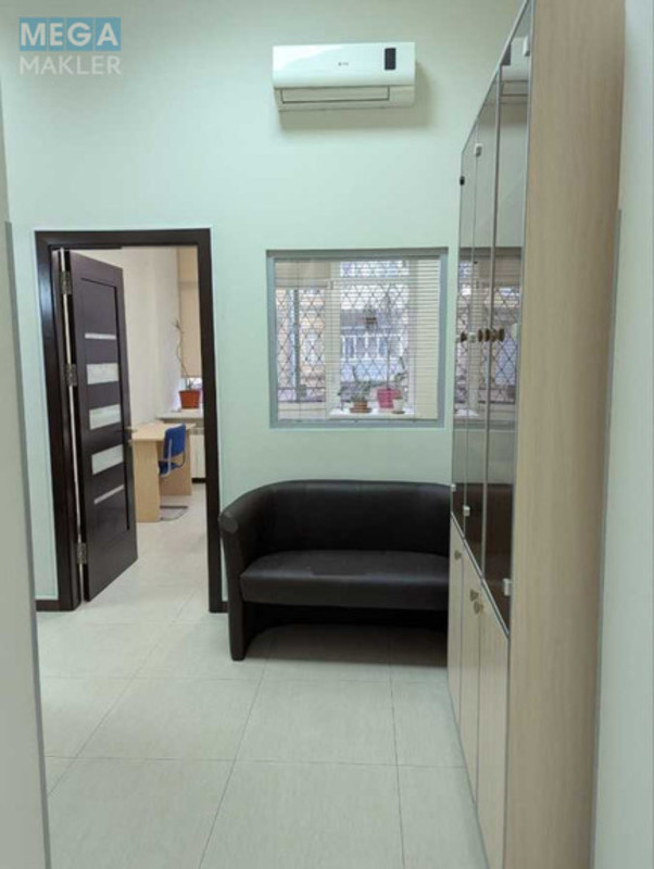 Оренда комерційної нерухомості, 98&nbsp;кв.м, под офис, <a class="location-link" href="/kiev/" title="Недвижимость Київ">Київ</a>, <a class="location-link" href="/kiev/pecherskij/" title="Недвижимость Печерський район">Печерський р-н</a>, Шота Руставелі вул., 1 (изображение 9)