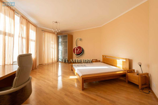 Продаж 3 кімнатної квартири (100/?/15), 4 пов. 4 пов. будинку, <a class="location-link" href="/kiev/" title="Недвижимость Київ">Київ</a>, <a class="location-link" href="/kiev/pecherskij/" title="Недвижимость Печерський район">Печерський р-н</a>, Лютеранська вул., 27/29 (изображение 10)