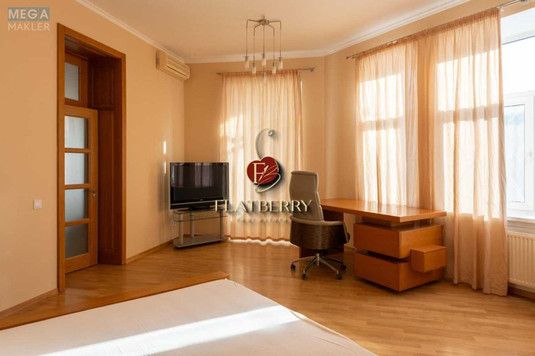 Продаж 3 кімнатної квартири (100/?/15), 4 пов. 4 пов. будинку, <a class="location-link" href="/kiev/" title="Недвижимость Київ">Київ</a>, <a class="location-link" href="/kiev/pecherskij/" title="Недвижимость Печерський район">Печерський р-н</a>, Лютеранська вул., 27/29 (изображение 15)