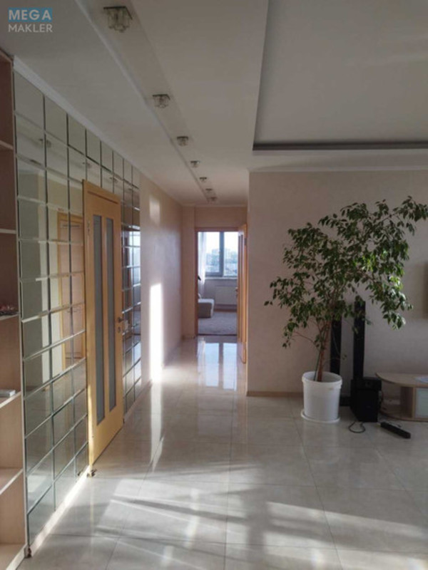 Оренда 3 кімнатної квартири, <a class="location-link" href="/kiev/" title="Недвижимость Київ">Київ</a>, <a class="location-link" href="/kiev/podolskij/" title="Недвижимость Подільський район">Подільський р-н</a>, Вишгородська вул., 45 (изображение 17)