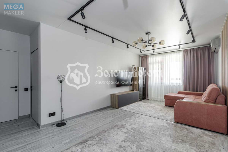 Продаж 3 кімнатної квартири (92/47/15), 11 пов. 11 пов. будинку, <a class="location-link" href="/sofievskaya-borshagovka/" title="Недвижимость Софіївська Борщагівка">Софіївська Борщагівка</a>, Павла Чубинського вул., 8б (изображение 2)