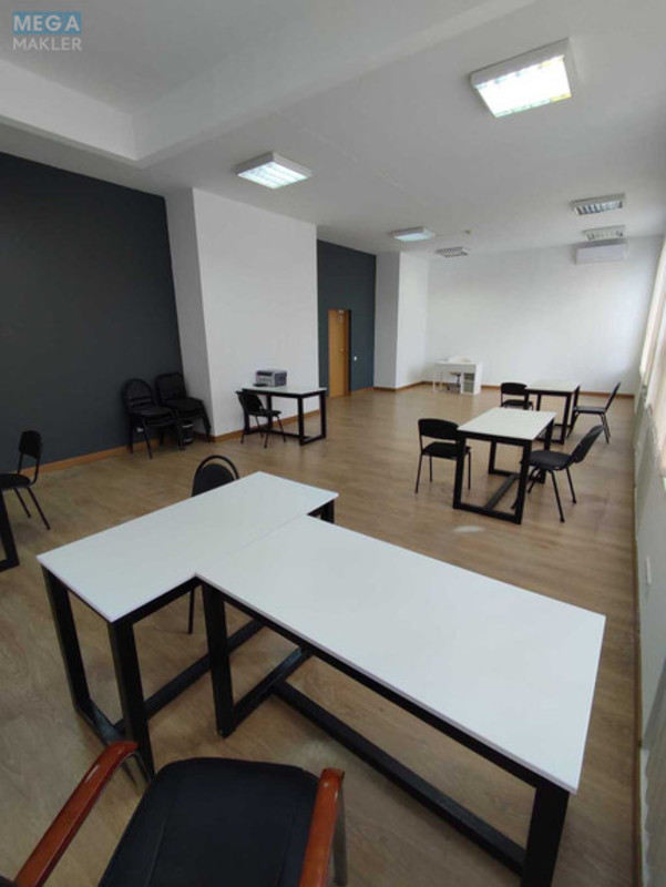 Оренда комерційної нерухомості, 70&nbsp;кв.м, под офис, <a class="location-link" href="/kiev/" title="Недвижимость Київ">Київ</a>, <a class="location-link" href="/kiev/dneprovskij/" title="Недвижимость Дніпровський район">Дніпровський р-н</a>, Евгения Сверстюка ул., 11б (изображение 10)