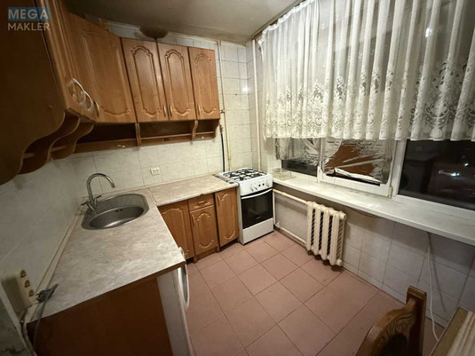 Оренда 3 кімнатної квартири, <a class="location-link" href="/kiev/" title="Недвижимость Київ">Київ</a>, <a class="location-link" href="/kiev/svyatoshinskij/" title="Недвижимость Святошинський район">Святошинський р-н</a>, Генерала Наумова ул., 31 (изображение 2)