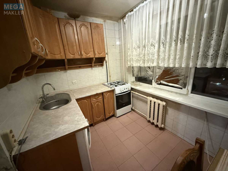 Оренда 3 кімнатної квартири, <a class="location-link" href="/kiev/" title="Недвижимость Київ">Київ</a>, <a class="location-link" href="/kiev/svyatoshinskij/" title="Недвижимость Святошинський район">Святошинський р-н</a>, Генерала Наумова ул., 31 (изображение 2)