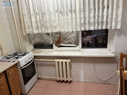 Оренда 3 кімнатної квартири, <a class="location-link" href="/kiev/" title="Недвижимость Київ">Київ</a>, <a class="location-link" href="/kiev/svyatoshinskij/" title="Недвижимость Святошинський район">Святошинський р-н</a>, Генерала Наумова ул., 31 (изображение 3)