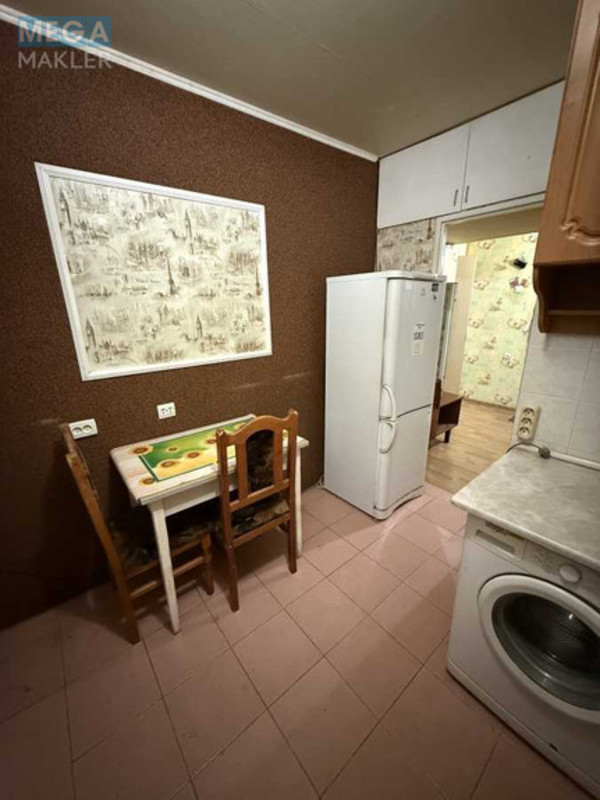 Оренда 3 кімнатної квартири, <a class="location-link" href="/kiev/" title="Недвижимость Київ">Київ</a>, <a class="location-link" href="/kiev/svyatoshinskij/" title="Недвижимость Святошинський район">Святошинський р-н</a>, Генерала Наумова ул., 31 (изображение 6)