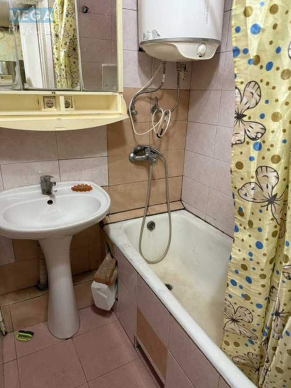 Оренда 3 кімнатної квартири, <a class="location-link" href="/kiev/" title="Недвижимость Київ">Київ</a>, <a class="location-link" href="/kiev/svyatoshinskij/" title="Недвижимость Святошинський район">Святошинський р-н</a>, Генерала Наумова ул., 31 (изображение 10)