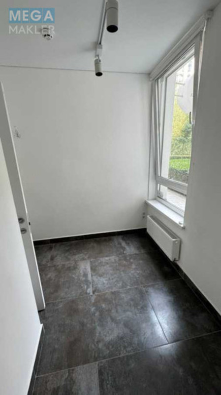 Оренда комерційної нерухомості, 52&nbsp;кв.м, под офис, <a class="location-link" href="/kiev/" title="Недвижимость Київ">Київ</a>, <a class="location-link" href="/kiev/shevchenkovskij/" title="Недвижимость Шевченківський район">Шевченківський р-н</a>, Салютна вул., 2 (изображение 11)