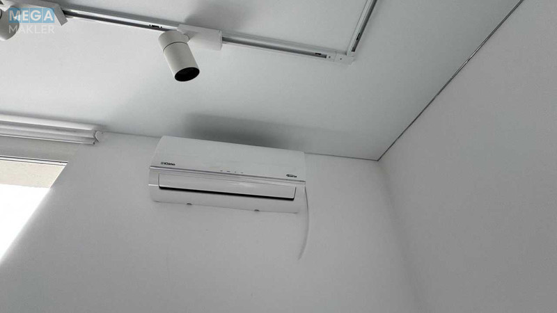 Оренда комерційної нерухомості, 52&nbsp;кв.м, под офис, <a class="location-link" href="/kiev/" title="Недвижимость Київ">Київ</a>, <a class="location-link" href="/kiev/shevchenkovskij/" title="Недвижимость Шевченківський район">Шевченківський р-н</a>, Салютна вул., 2 (изображение 22)