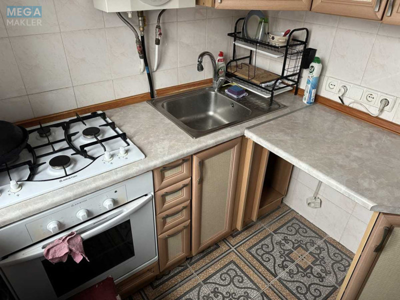 Продаж 2 кімнатної квартири (40/27/6), 4 пов. 4 пов. будинку, <a class="location-link" href="/kiev/" title="Недвижимость Київ">Київ</a>, <a class="location-link" href="/kiev/solomenskij/" title="Недвижимость Солом'янський район">Солом'янський р-н</a>, Миколи Шепелєва вул., 4 (изображение 12)