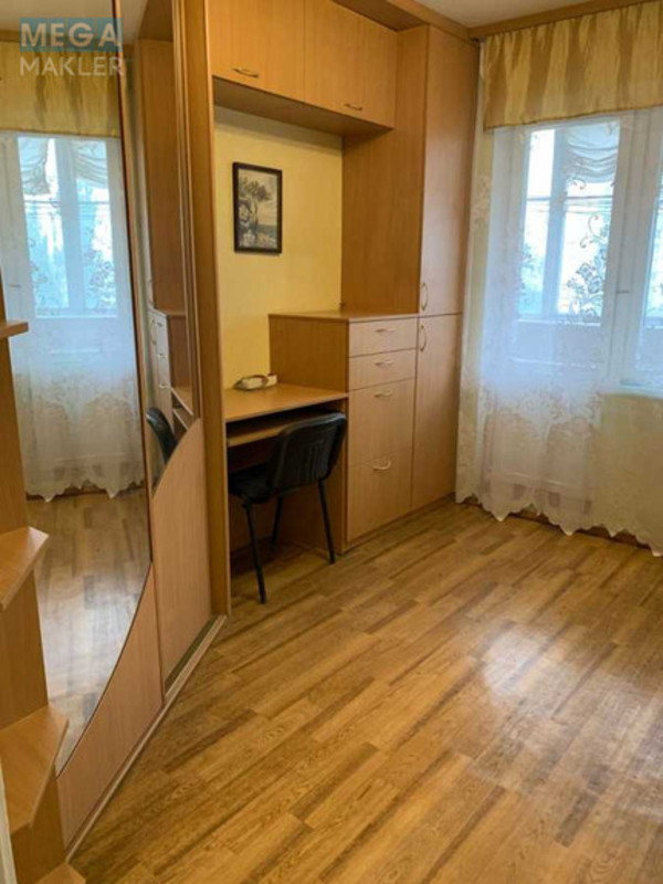 Оренда 3 кімнатної квартири, <a class="location-link" href="/kiev/" title="Недвижимость Київ">Київ</a>, <a class="location-link" href="/kiev/podolskij/" title="Недвижимость Подільський район">Подільський р-н</a>, Свободы просп., 1А (изображение 2)