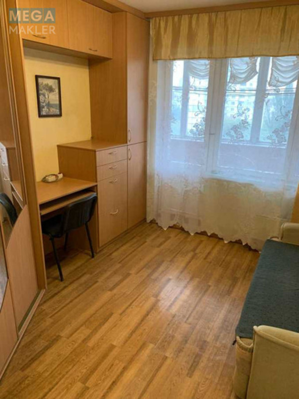 Оренда 3 кімнатної квартири, <a class="location-link" href="/kiev/" title="Недвижимость Київ">Київ</a>, <a class="location-link" href="/kiev/podolskij/" title="Недвижимость Подільський район">Подільський р-н</a>, Свободы просп., 1А (изображение 3)