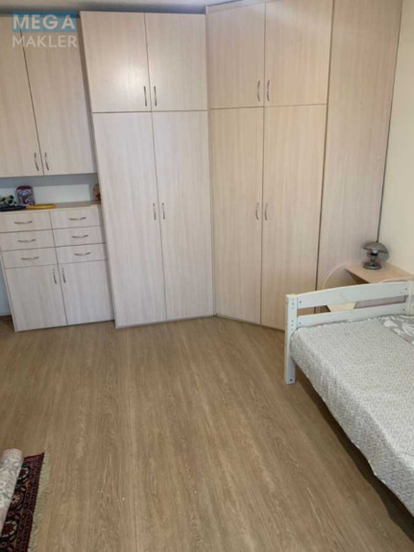 Оренда 3 кімнатної квартири, <a class="location-link" href="/kiev/" title="Недвижимость Київ">Київ</a>, <a class="location-link" href="/kiev/podolskij/" title="Недвижимость Подільський район">Подільський р-н</a>, Свободы просп., 1А (изображение 6)