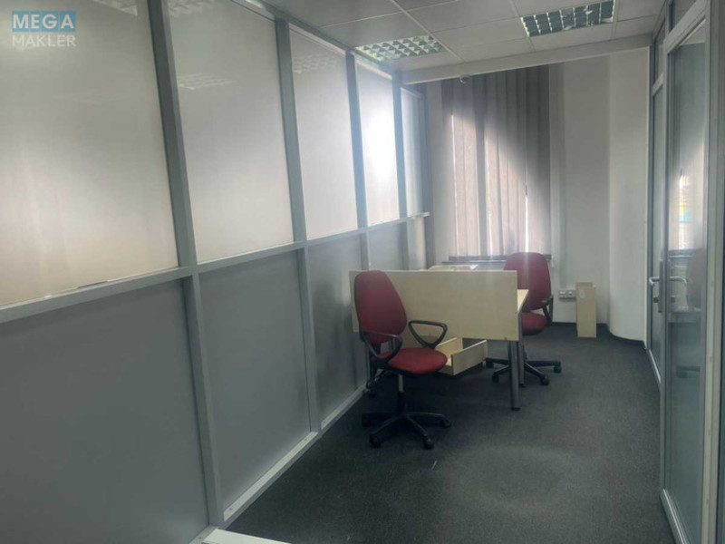 Оренда комерційної нерухомості, 1&nbsp;867,70&nbsp;кв.м, под офис, <a class="location-link" href="/kiev/" title="Недвижимость Київ">Київ</a>, <a class="location-link" href="/kiev/shevchenkovskij/" title="Недвижимость Шевченківський район">Шевченківський р-н</a>, Тараса Шевченка бульв., 37/122 (изображение 4)