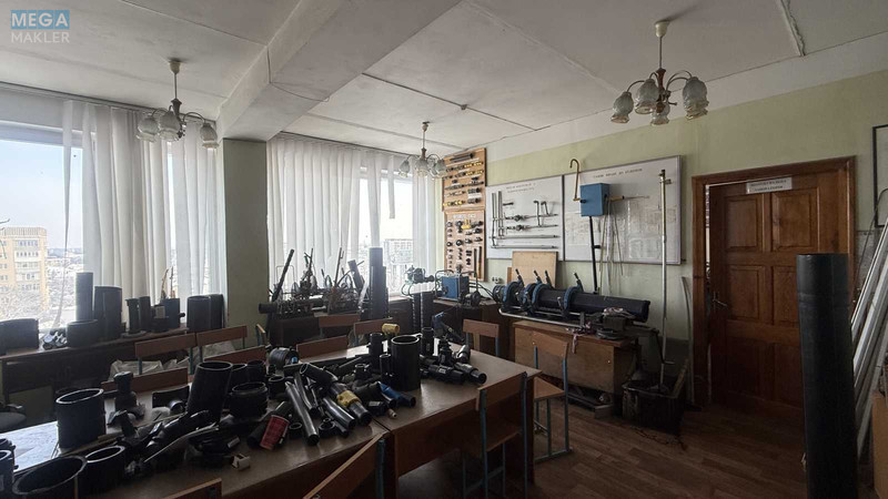 Продаж комерційної нерухомості, 570&nbsp;кв.м, под офис, <a class="location-link" href="/lviv/" title="Недвижимость Львів">Львів</a>, <a class="location-link" href="/lviv/shevchenkovskij/" title="Недвижимость Шевченківський район">Шевченківський р-н</a>, Чорновола, 65 (изображение 8)