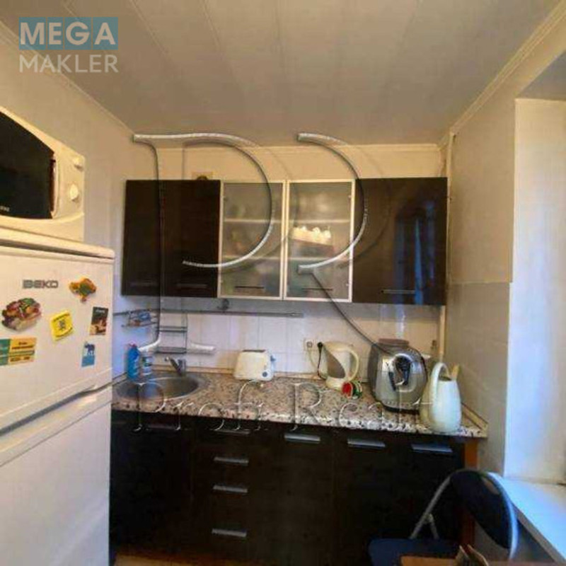 Продаж 3 кімнатної квартири (52/39/6), 1 пов. 5 пов. будинку, <a class="location-link" href="/kiev/" title="Недвижимость Київ">Київ</a>, <a class="location-link" href="/kiev/shevchenkovskij/" title="Недвижимость Шевченківський район">Шевченківський р-н</a>, Берестейский проспект, 79 (изображение 2)