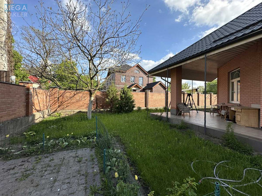 Продаж дома, 2&nbsp;поверху, 240&nbsp;кв.м, 5&nbsp;кімнат, ділянка 15&nbsp;соток, <a class="location-link" href="/kiev/" title="Недвижимость Київ">Київ</a>, <a class="location-link" href="/kiev/obolonskij/" title="Недвижимость Оболонський район">Оболонський р-н</a>, Квитки Цисык ул., 81 (изображение 21)